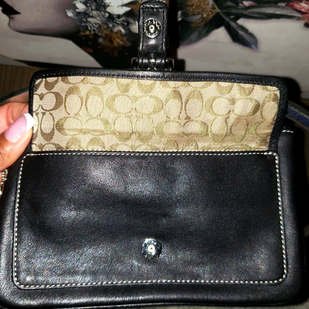 Coach Vintage Lambskin Wristlet - Picture 4 of 6
